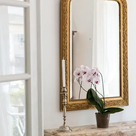 Veeve - Illuminating Light Appartement *